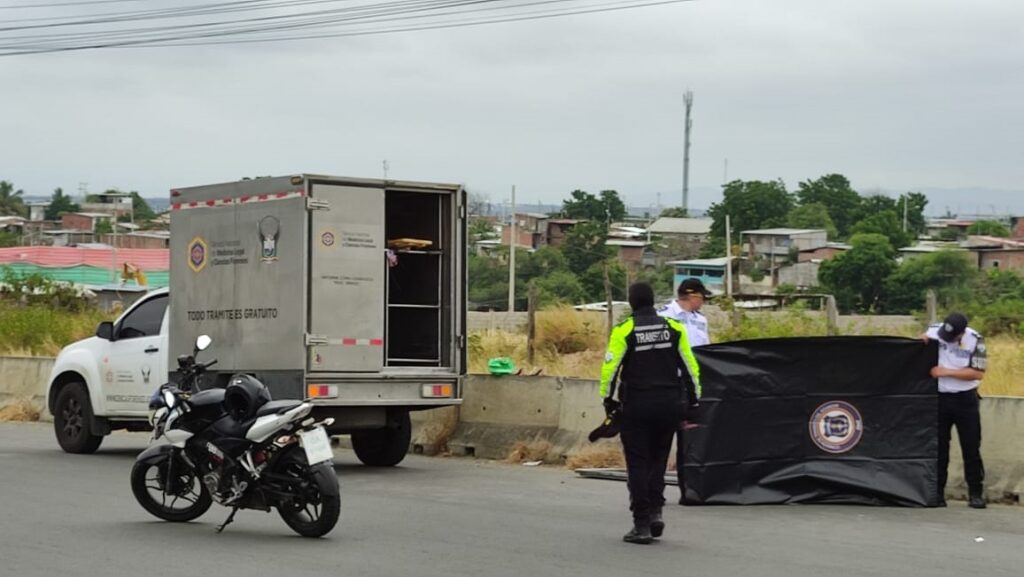 Dos personas murieron en Manta por accidentes viales. Las víctimasson: Jostin Jair Velastegui Guerrero y Hanny Maikelis Merchan Pérez.
