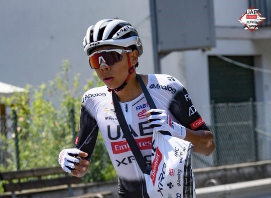 Mateo Ramírez finaliza en el puesto 29 en su debut con UAE Team Emirates