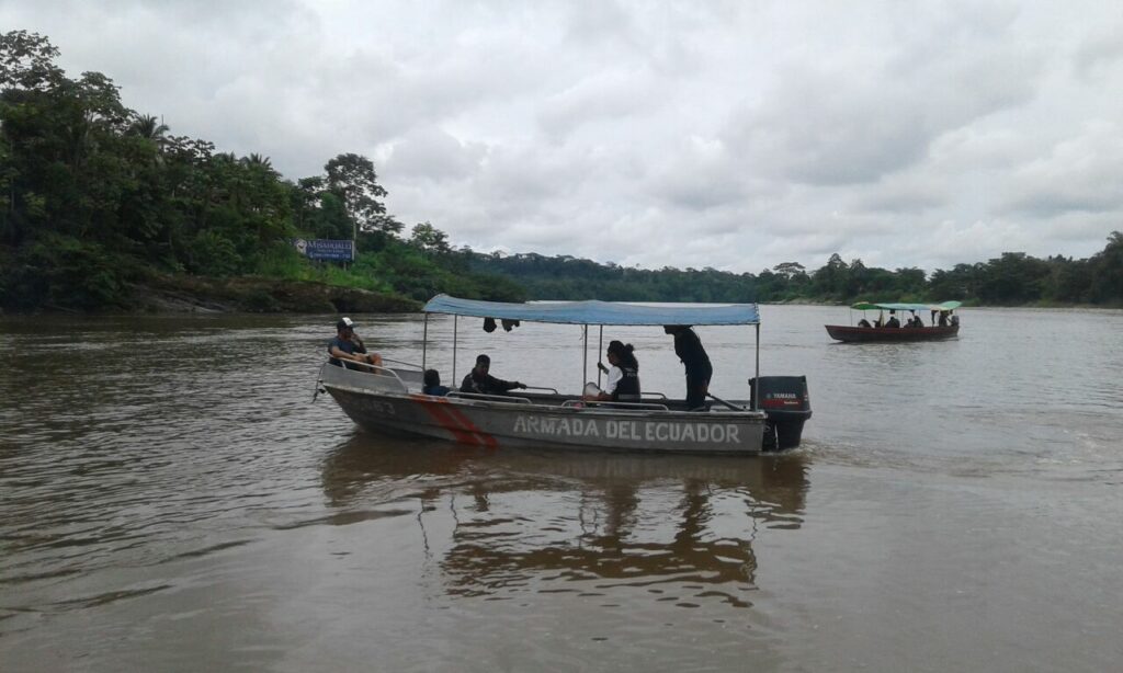 Militares interceptan a sujetos armados en en La Barquilla, Sucumbíos; un detenido