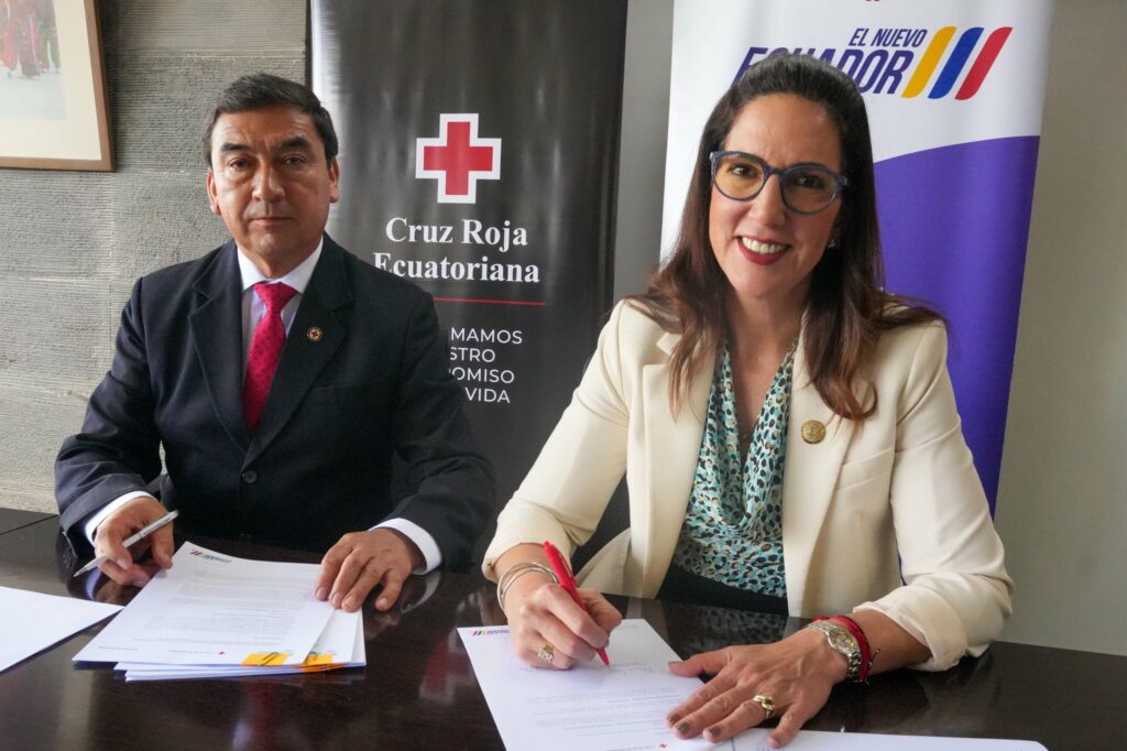 Ministerio de Educación y Cruz Roja firman acuerdo para seguridad educativa