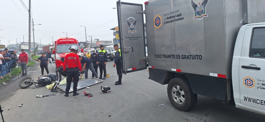 Motociclista muere en accidente de tránsito en la avenida Los Colonos, en Santo Domingo