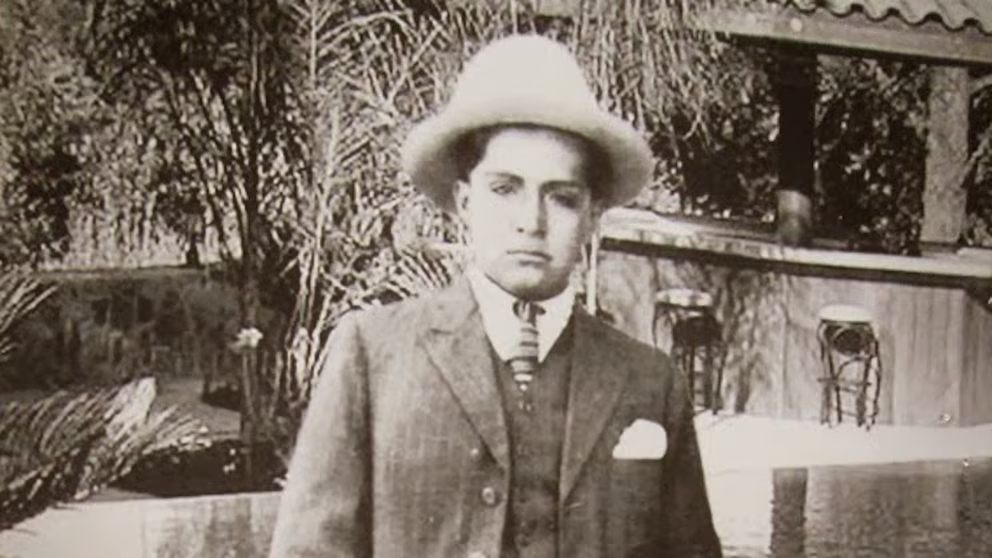 Naún Briones en una fotografía tomada en 1920.