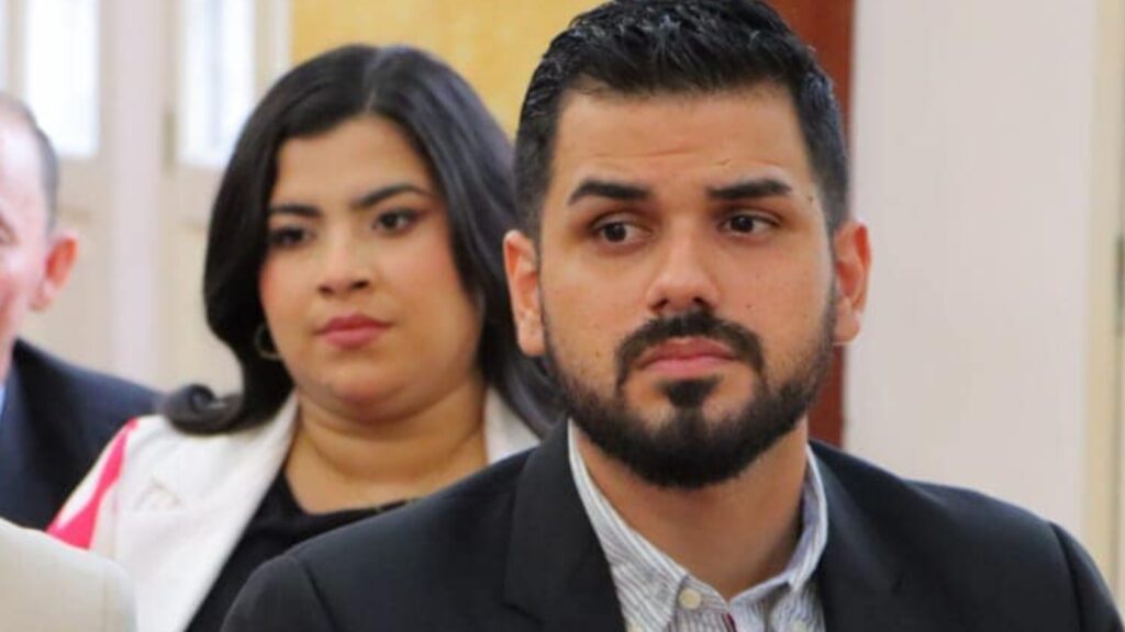 Nahim Lara Ferrín renuncia a su cargo como intendente general de Policía en Manabí, así lo anunció este lunes 23 de junio. (Gobernación de Manabí).