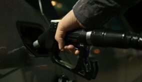 Nuevo ajuste precios de gasolinas Extra y Ecopaís suben en Ecuador desde este 12 de junio