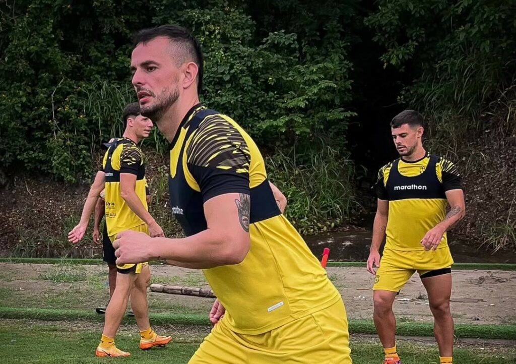 Octavio Rivero viajará a Uruguay para continuar con su tratamiento de su rodilla
