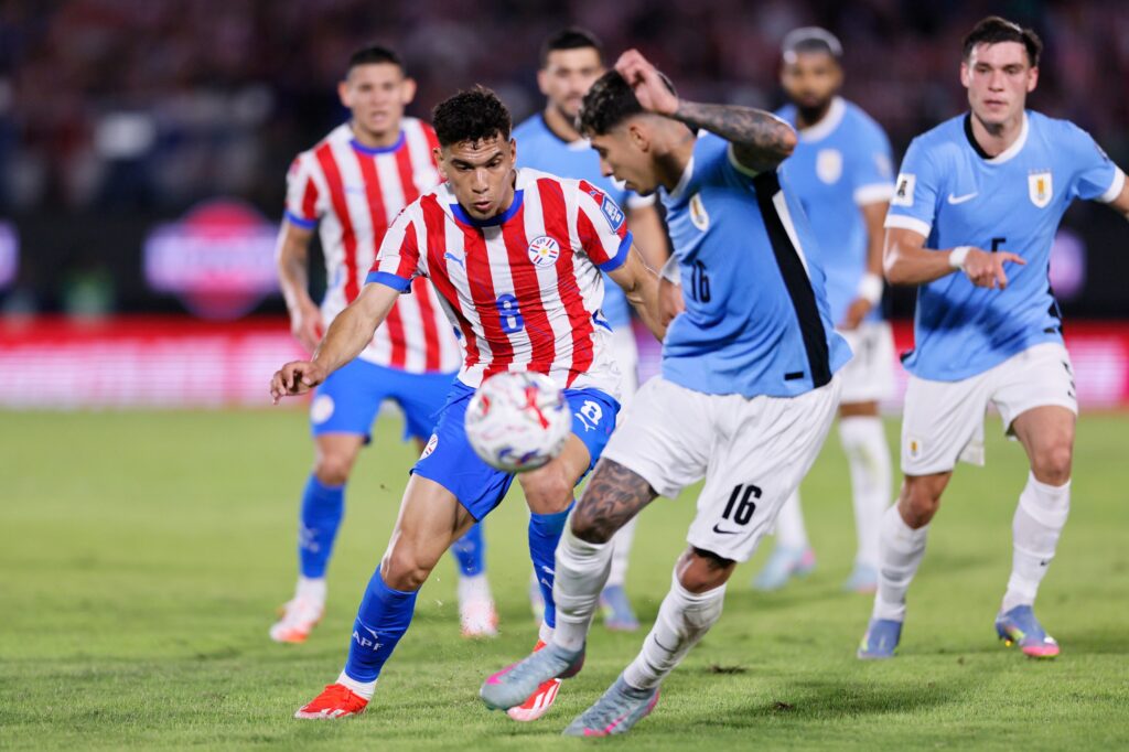 Paraguay vence 2-0 a Uruguay y fortalece su camino al Mundial 2026