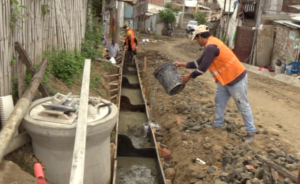 Picoazá: Construcción de la calle Loma del Calvario alcanza un avance del 21% en su primer mes