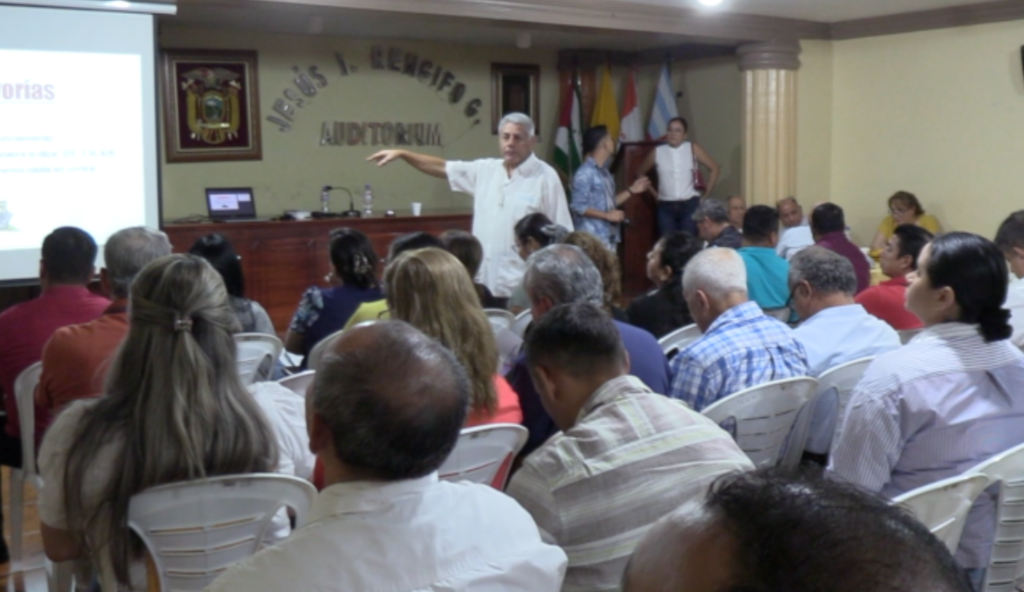 Portoviejo UCTPM fortalece gestión de cooperativas de transporte con capacitaciones sobre procedimientos parlamentarios