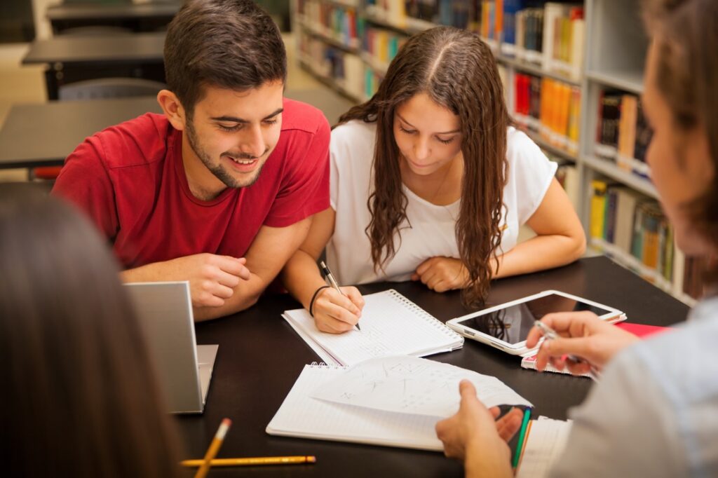 Proceso de admisión universitaria 2025: detalles sobre puntos adicionales y registro social