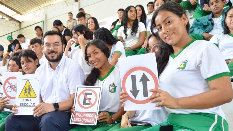 Proyecto “Somos Estrellas” clausura con arte y civismo la formación de 250 estudiantes en Tosagua