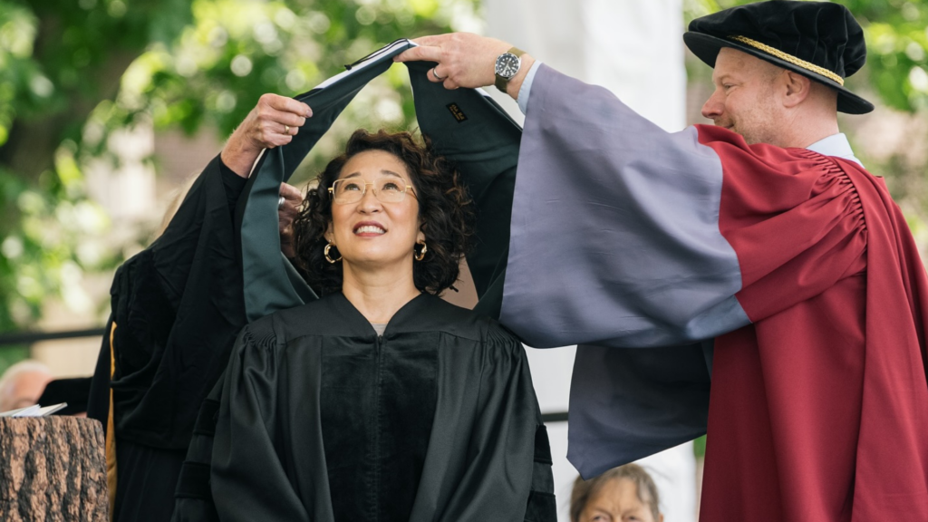 Sandra Oh, icónica actriz de 'Grey’s Anatomy', ahora es una doctora en la vida real