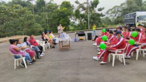 Siembran 328 plantas por el Día del Ambiente en mercado mayorista de Santo Domingo de los Tsáchilas