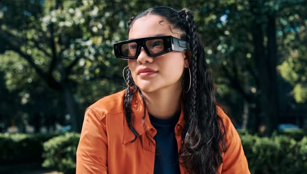 Snap lanzará las gafas inteligentes Specs con realidad aumentada e inteligencia artificial en 2026
