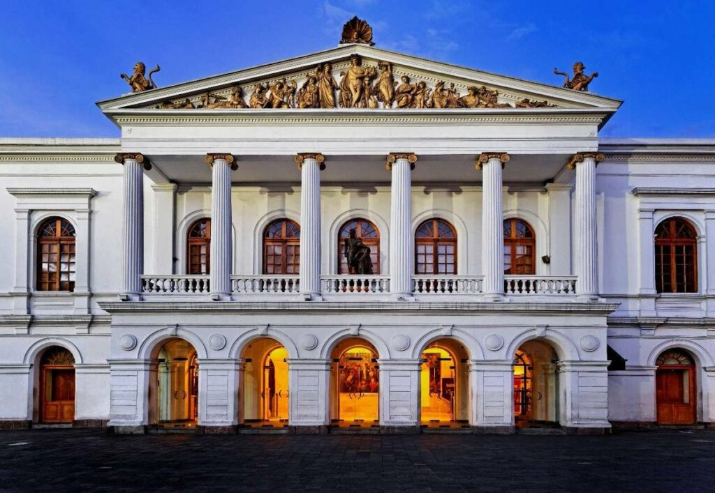 Teatro Nacional Sucre promueve acceso cultural mediante reciclaje electrónico