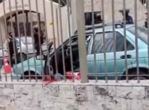 Un doble asesinato se registró la tarde de este martes 10 de junio  en los exteriores de un cementerio en el norte de Guayaquil.