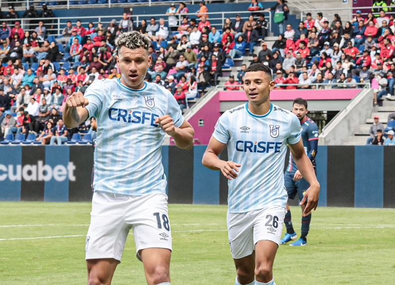 Universidad Católica se impuso con un contundente 3-0 sobre El Nacional en el estadio Banco Guayaquil, en Quito.