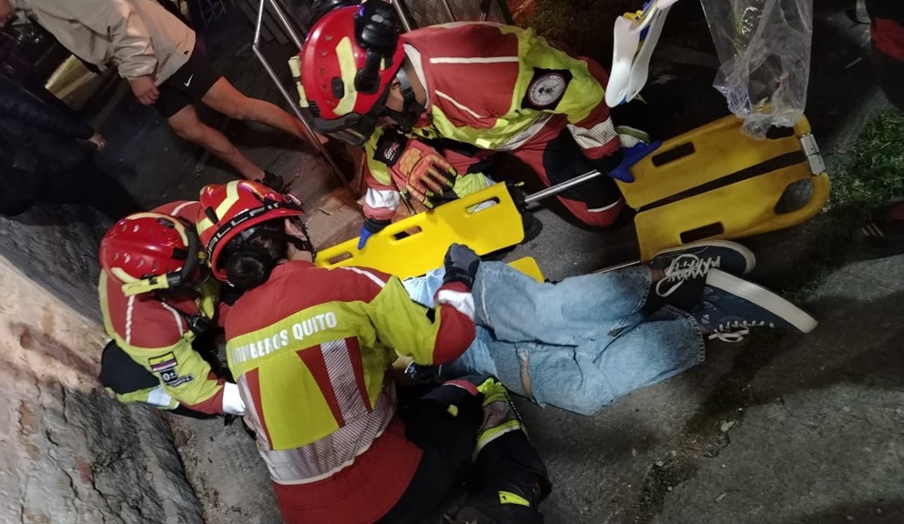 Bomberos atienden accidente en parque mecánico en La Vicentina; investigan causas