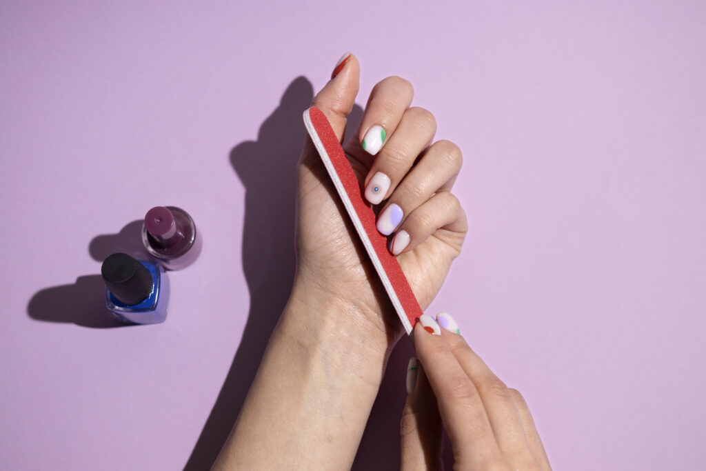 Manicura consciente: cómo arreglarte las uñas beneficia tu bienestar emocional