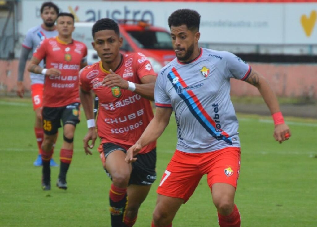 Charles Vélez, jugador de El Nacional