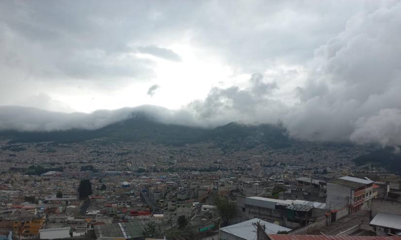 Ecuador vivirá una jornada con clima fresco en la Costa y lluvias persistentes en la Sierra este jueves 5 de junio