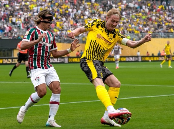Acción del partido entre Fluminense y Borussia Dortmund.