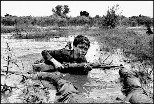 La guerra entre Irán e Irak finalizó el 20 de agosto de 1988. Ambos países acordaron retirar sus tropas y retornar a las fronteras establecidas en el Acuerdo de Argel de 1975.