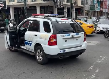 Retiró dinero del banco y lo balearon: así fue el asalto en pleno centro de Manta