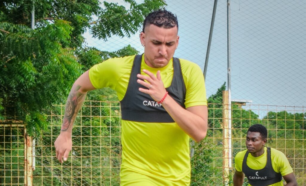 Jerry Parrales, ya entrena con Delfín SC