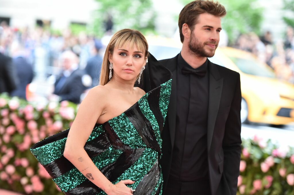 Miley Cyrus y Liam Hemsworth, quienes se conocieron en 2009 durante el rodaje de The Last Song, tuvieron una relación marcada por altibajos.