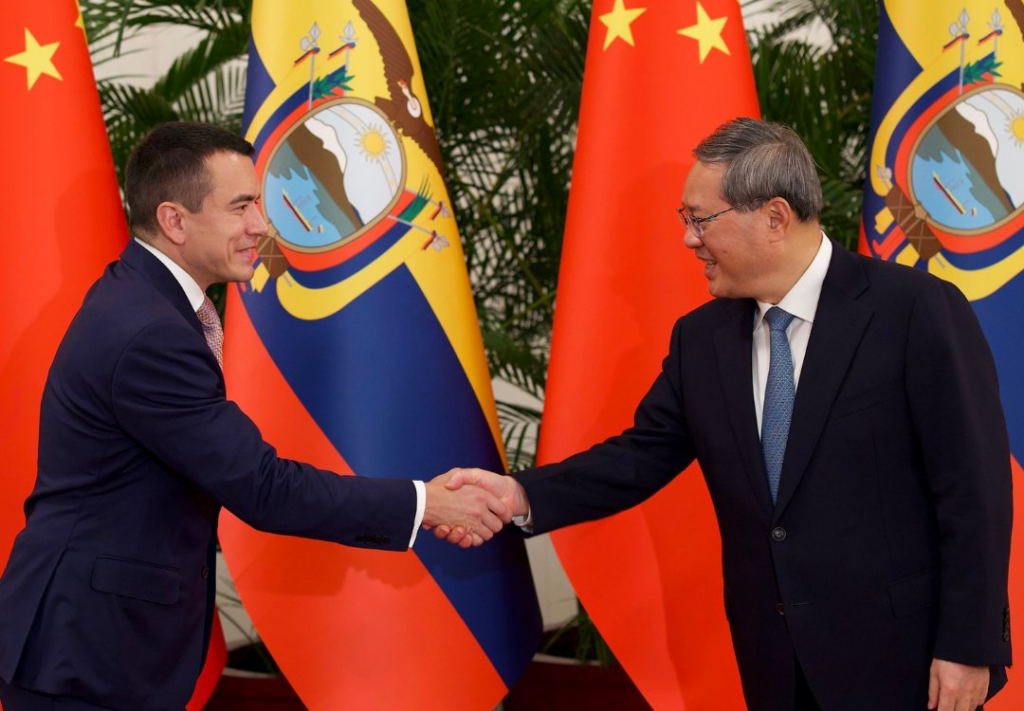 Noboa y Li Qiang estrechan lazos en Beijing con enfoque en obra pública y energía