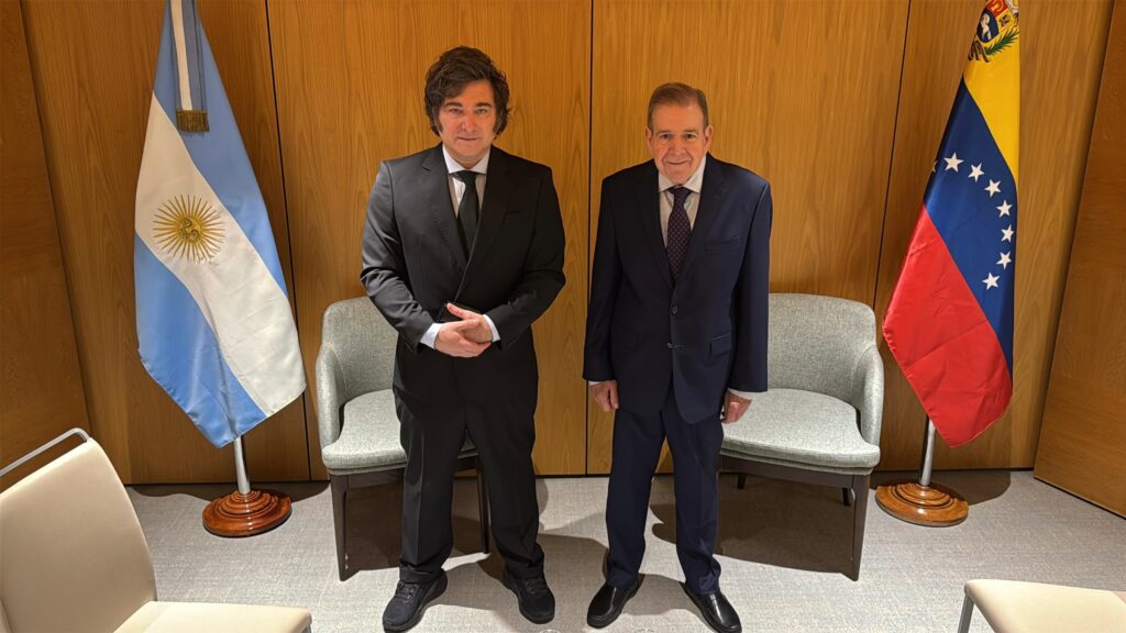 Reunión en Madrid entre Milei y González destaca amenazas a la democracia en la región