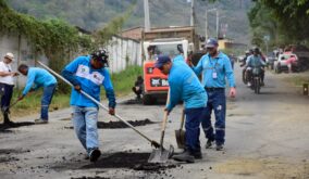 Reparan más de 120 baches en vía crítica pese a escasez de asfalto