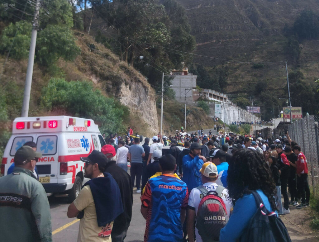 Rally Vuelta al Ecuador: auto de competencia arrolló a espectadores y causó dos muertes