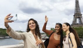 300 vacantes para jóvenes ecuatorianos en el Programa de Vacaciones por Trabajo en Francia