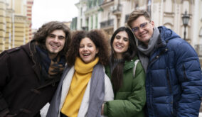300 vacantes para jóvenes ecuatorianos en el Programa de Vacaciones por Trabajo en Francia: ¿cómo conseguir un cupo?
