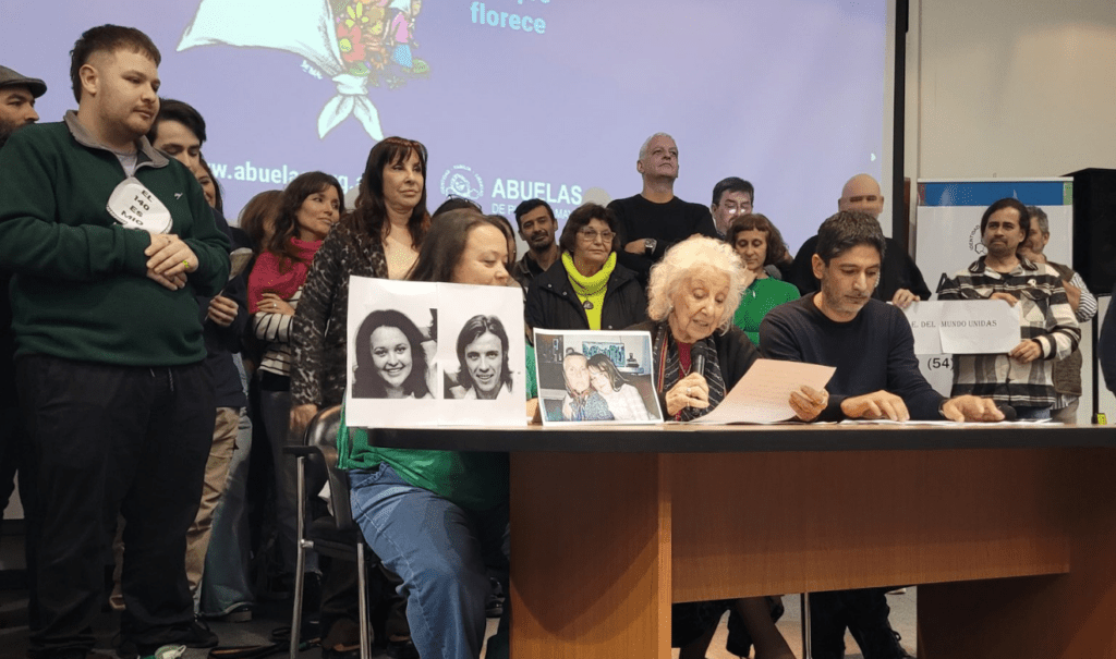 Abuelas de Plaza de Mayo anuncian la recuperación del nieto 140, secuestrado durante la dictadura en Argentina