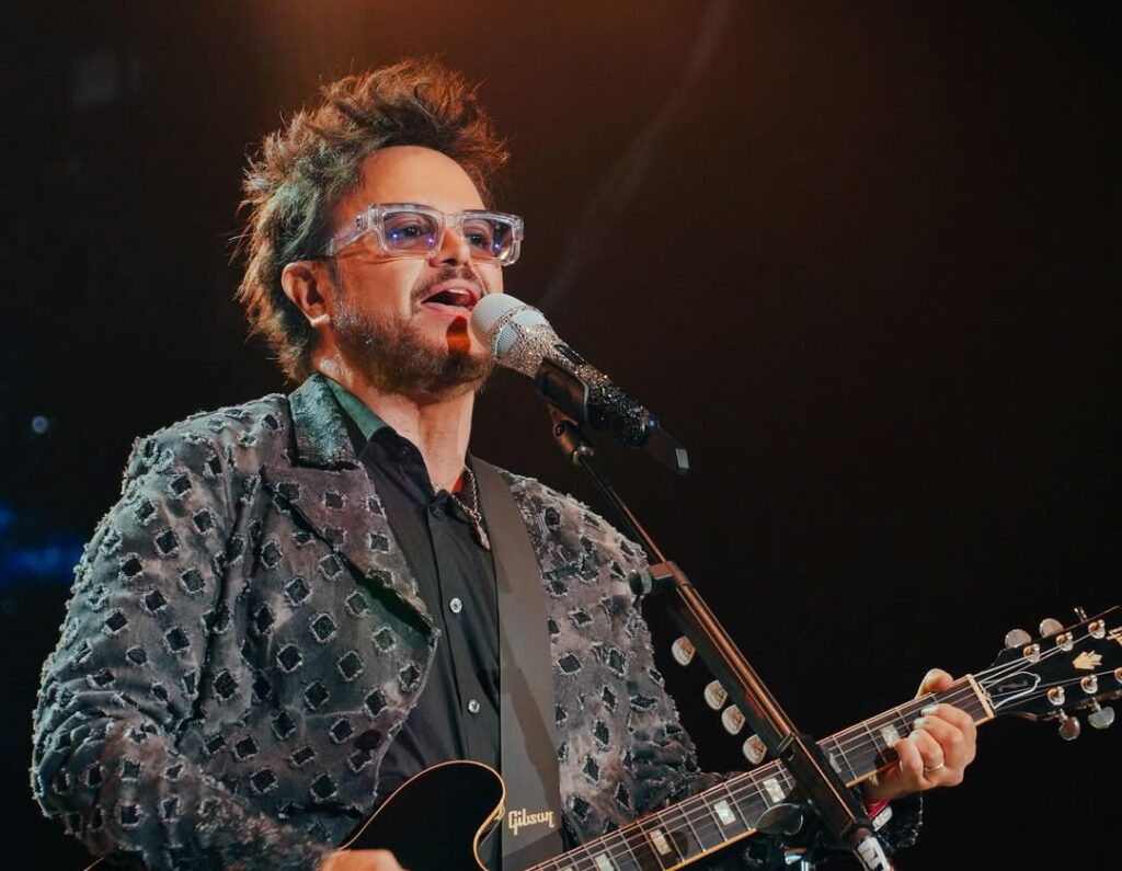 Aleks Syntek responde a críticas por revelar anécdota con Shakira