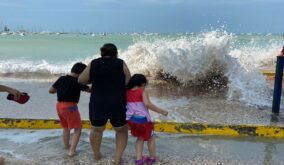 Alerta por oleaje en playas de Manabí, Galápagos, Esmeraldas, Santa Elena, Guayas y El Oro