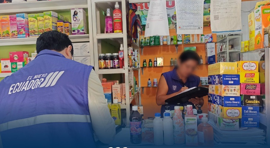 Arcsa clausura tienda naturista de Gualaceo por venta de productos irregulares y tratamientos