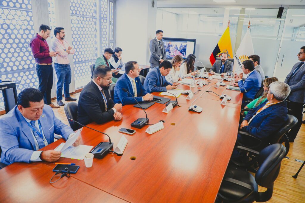 Asambleísta Steven Ordóñez fundamenta reforma a la Ley de Fomento Artesanal