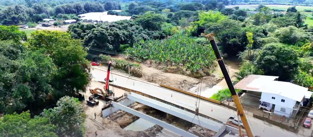 Avanza construcción de puente Lodana en Manabí: Un hito para la conectividad regional