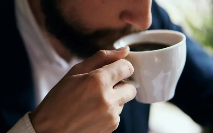 Café matutino Beneficios y riesgos para la salud según expertos
