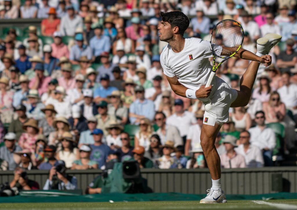 Carlos Alcaraz supera un duro reto ante Jan-Lennard Struff y avanza a octavos de Wimbledon