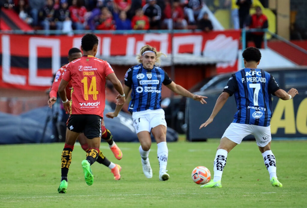 Claudio Spinelli lidera la victoria de Independiente ante Deportivo Cuenca