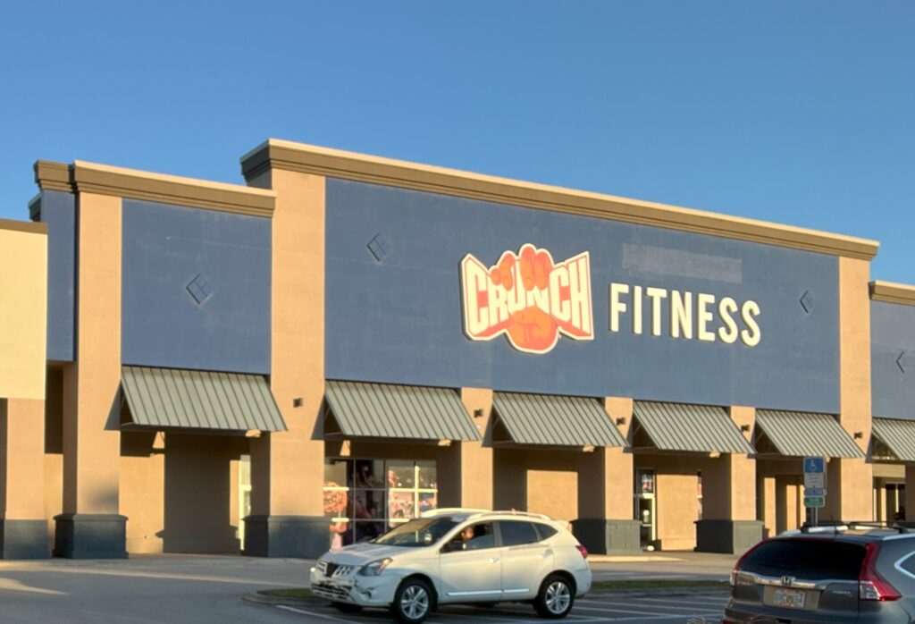 Crunch Fitness, cuyos precios oscilan entre 15 y 30 dólares mensuales, es una opción para los migrantes ecuatorianos.