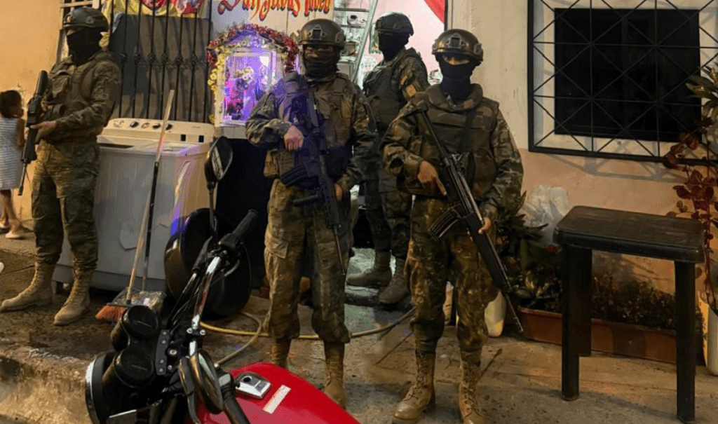 Detienen a un presunto microtraficante en operativo del Ejército, en Portoviejo