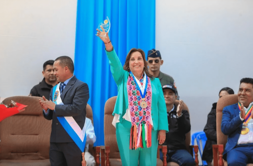 Dina Boluarte, presidenta de Perú