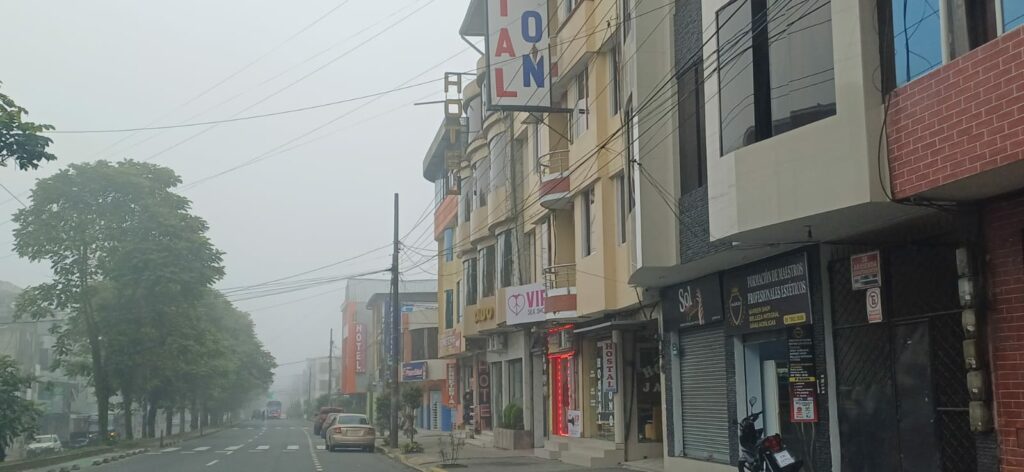 Disparos, pasamontañas y pánico así fue el violento ingreso a un hostal en Santo Domingo