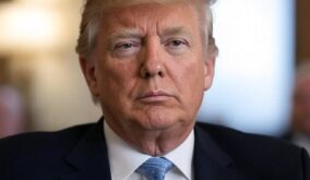 Donald Trump se somete a un examen médico tras una inflamación en las piernas