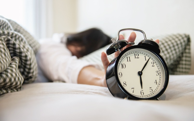 Dormir más de ocho horas: Beneficios y riesgos para la salud según la ciencia
